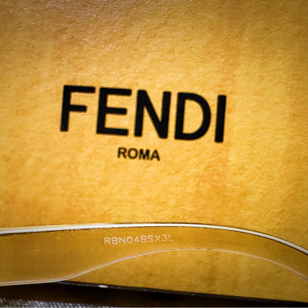 Fendi Sunglasses - Black and purple tortoise style 
❌70%OFF SALE❌ - Picture 9 of 14